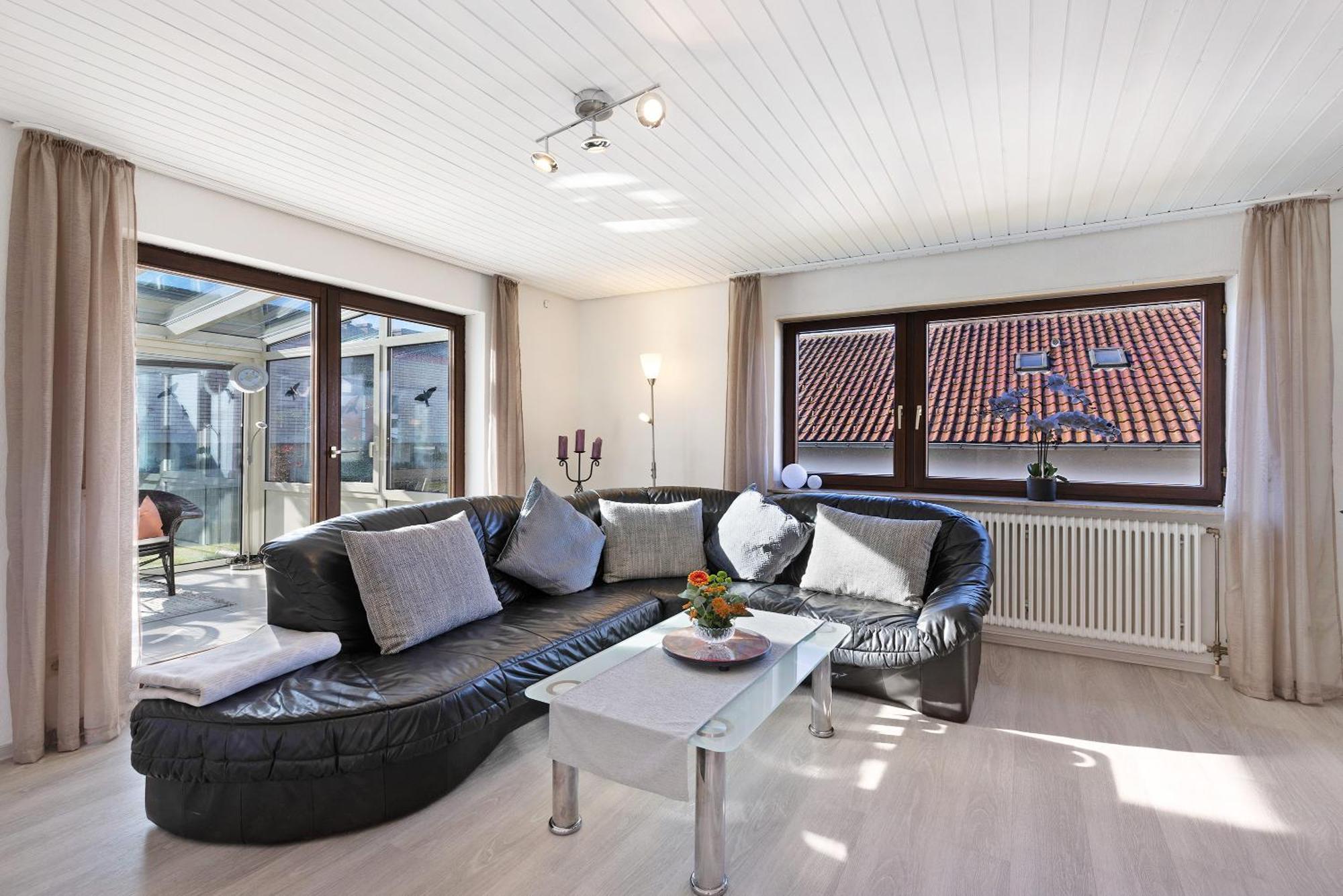 Ferienwohnungen Lilie Und Dahlie Münsingen Exterior foto
