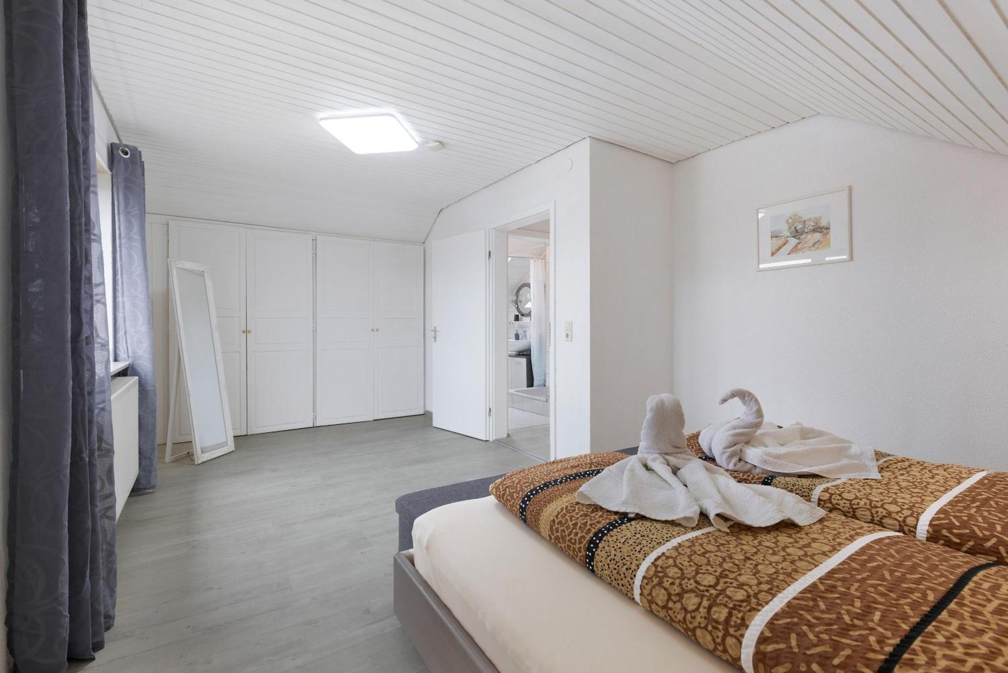 Ferienwohnungen Lilie Und Dahlie Münsingen Exterior foto