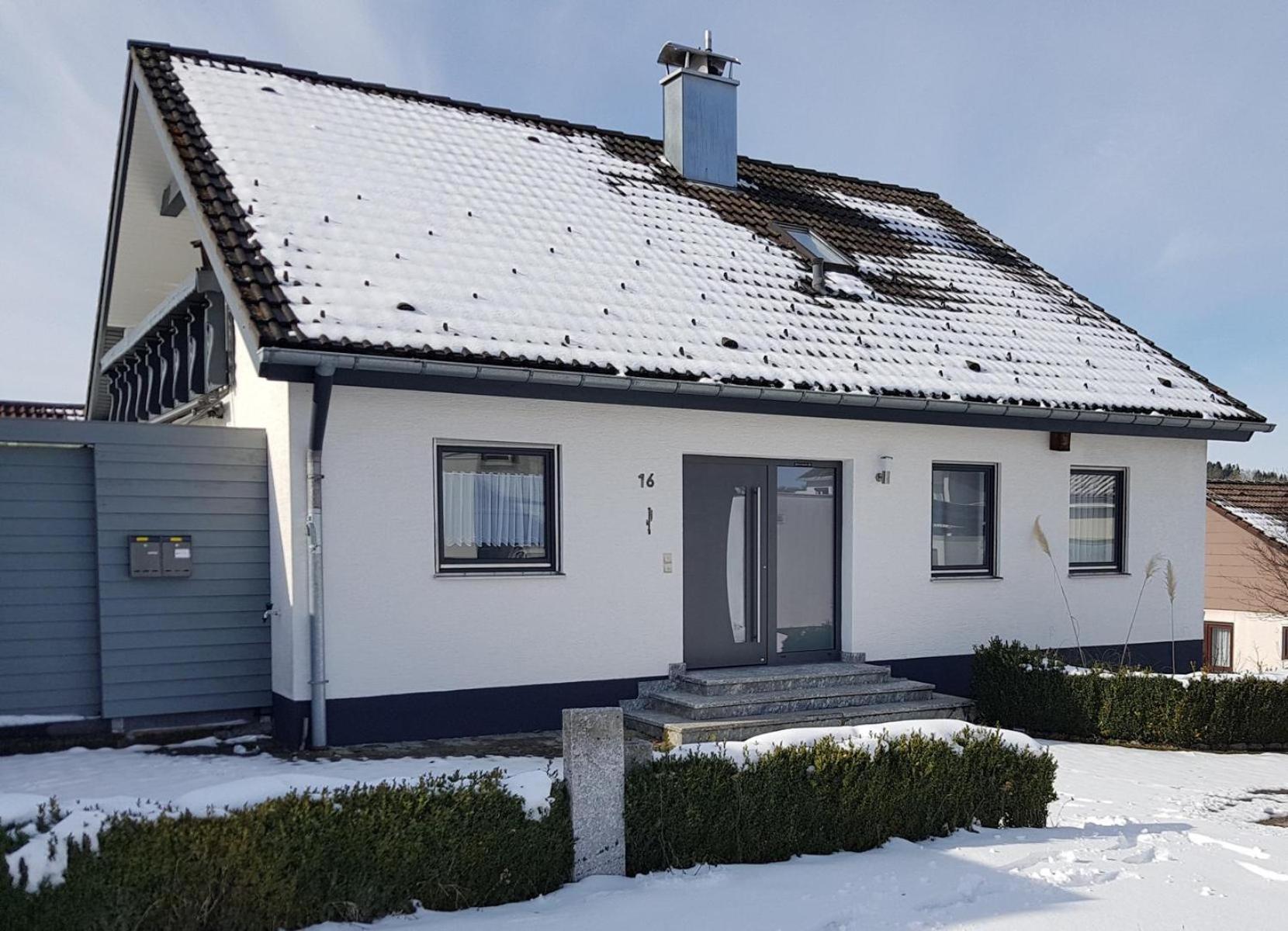 Ferienwohnungen Lilie Und Dahlie Münsingen Exterior foto