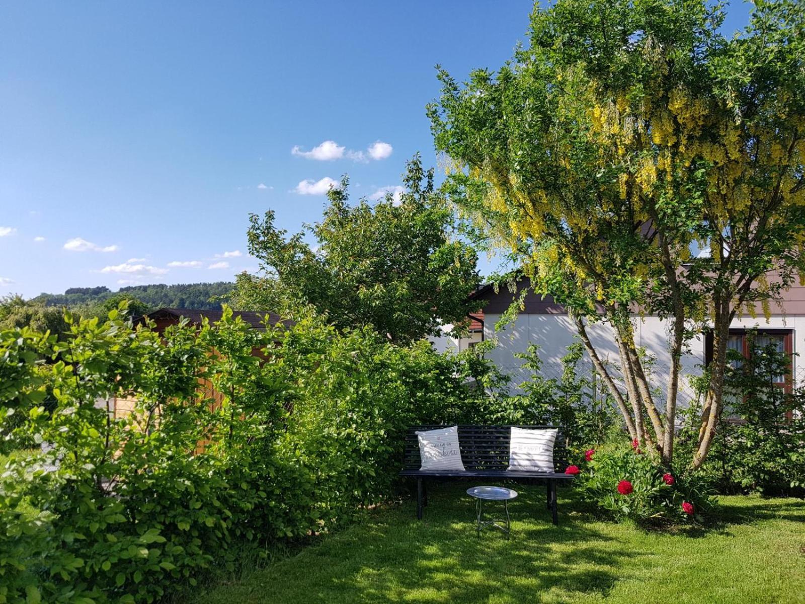Ferienwohnungen Lilie Und Dahlie Münsingen Exterior foto