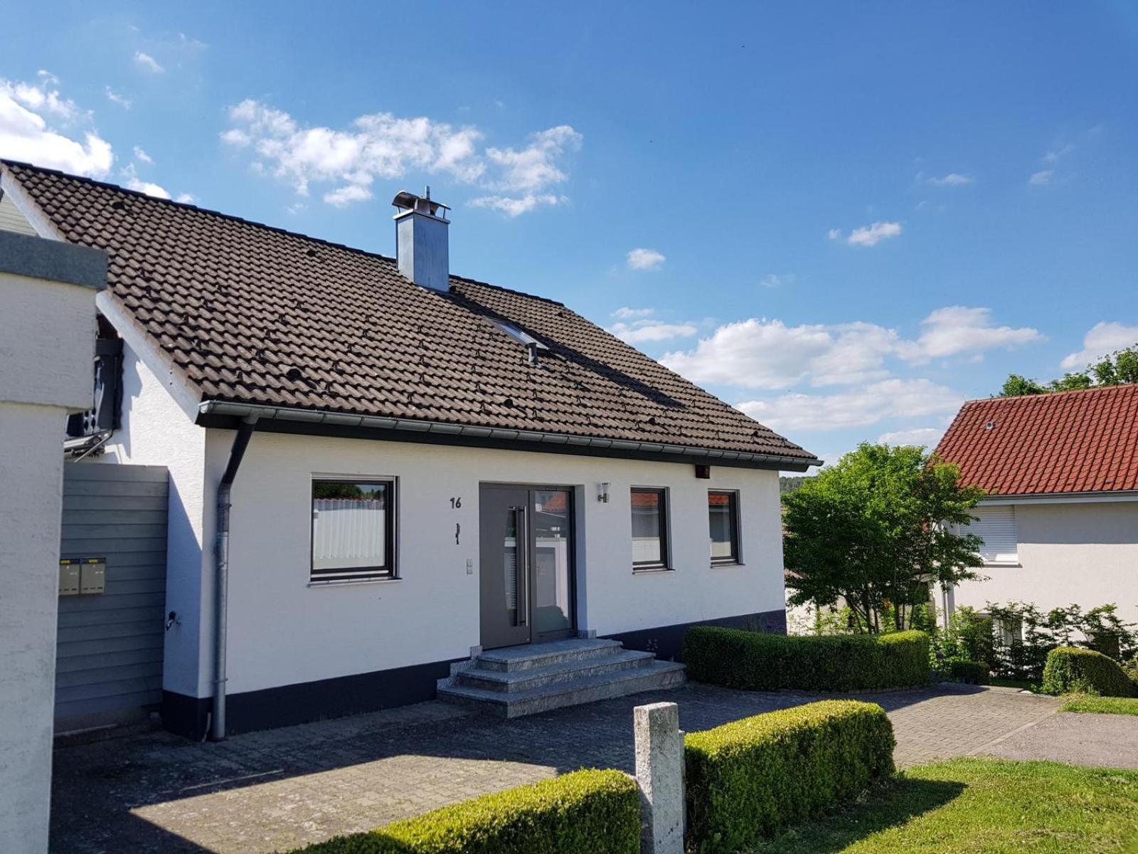 Ferienwohnungen Lilie Und Dahlie Münsingen Exterior foto